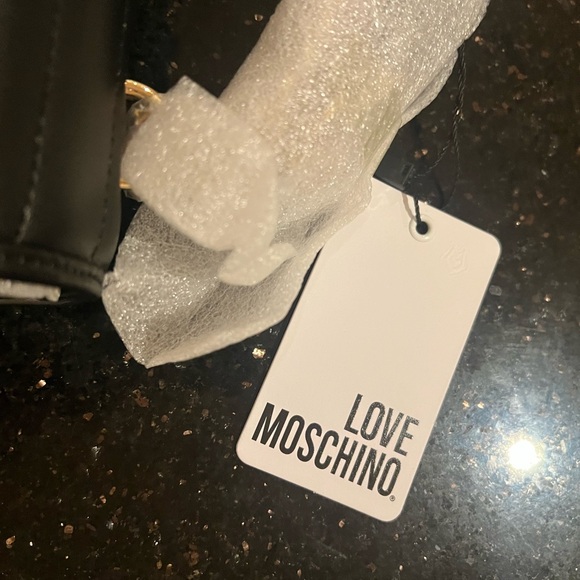 NWT Love Moschino Borsa Napa PU Shoulder Bag in Black with Gold Hardware - Picture 10 of 14